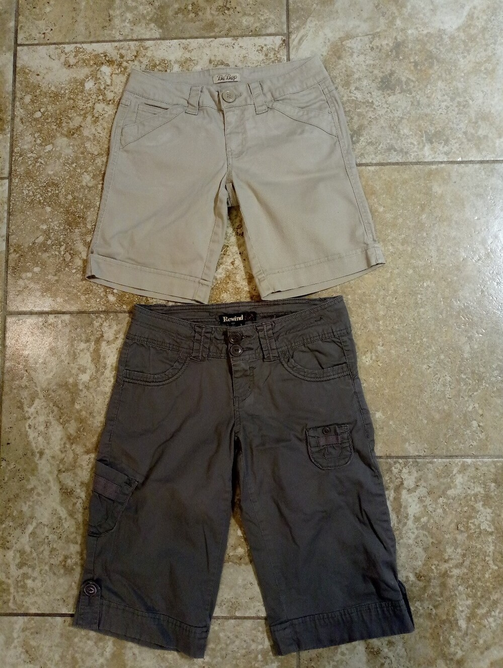 Bundle of 2 Women's Shorts 🤎🩶